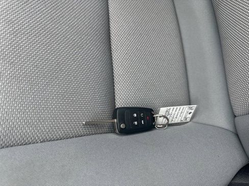 Used 2014 Chevrolet Cruze LT image 31