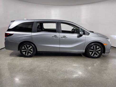 Used 2025 Honda Odyssey EX-L image 2