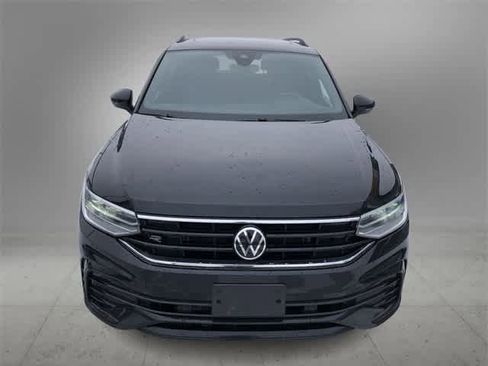 Used 2022 Volkswagen Tiguan SE R-Line image 9
