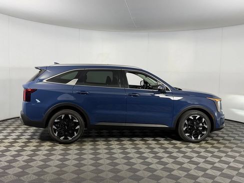 Used 2024 Kia Sorento EX w/ Panoramic Sunroof Package FWD image 5