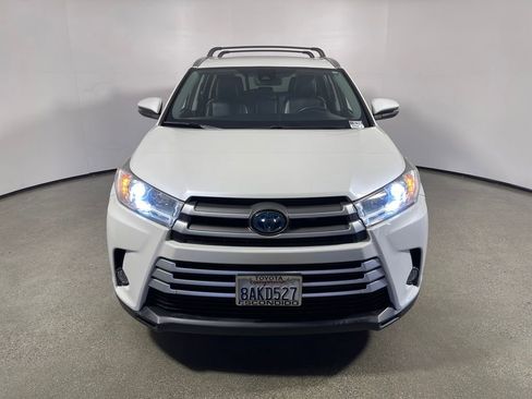 Certified 2017 Toyota Highlander XLE image 8