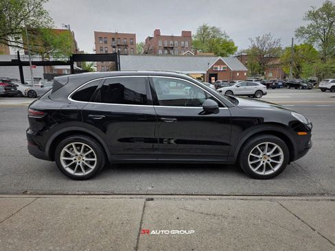 Used 2019 Porsche Cayenne AWD/4WD image 5