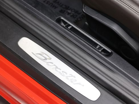 Used 2019 Porsche 718 Boxster image 14