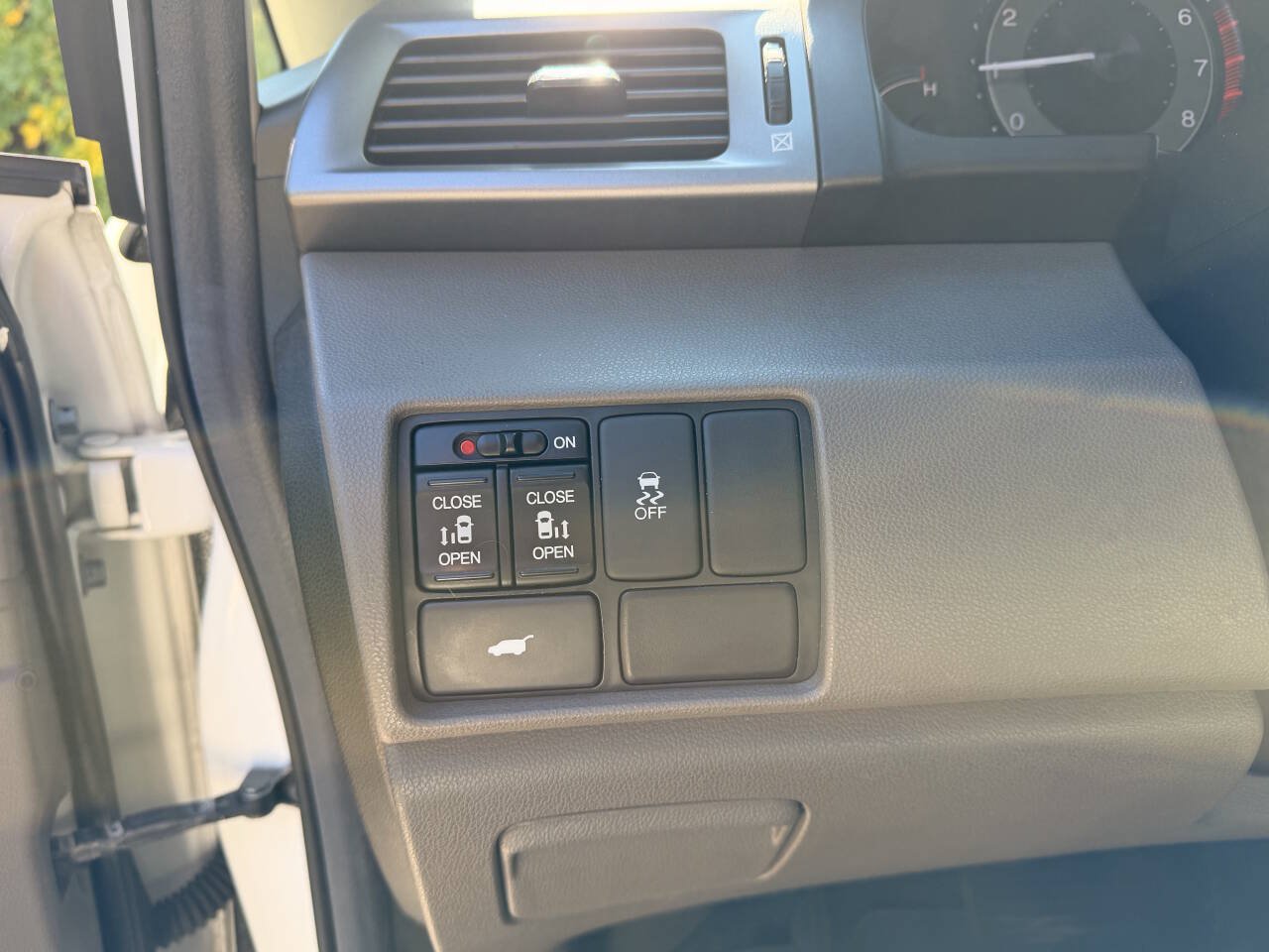 Used 2012 Honda Odyssey EX-L image 11