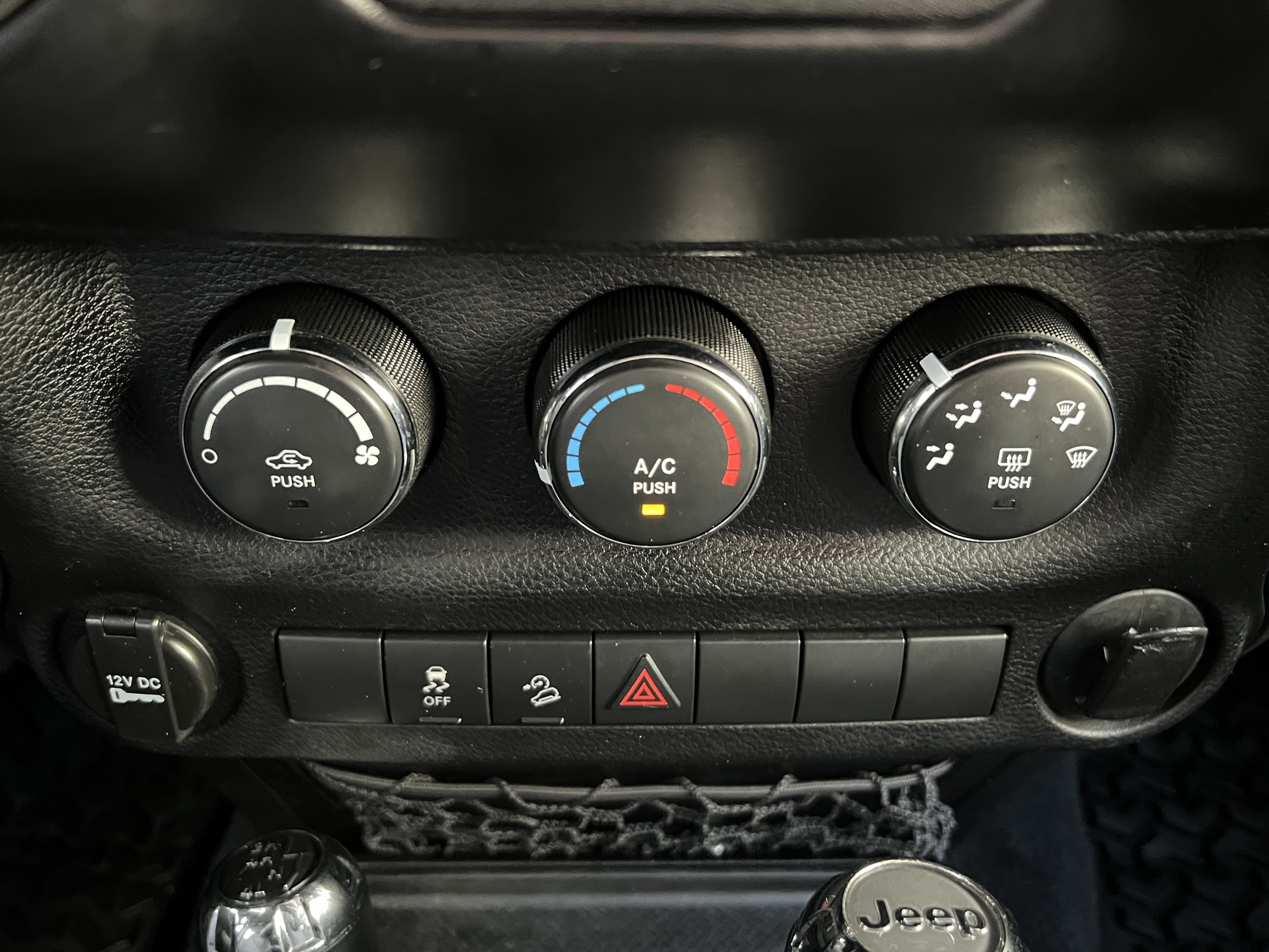 Used 2012 Jeep Wrangler Unlimited Sport AWD/4WD image 28