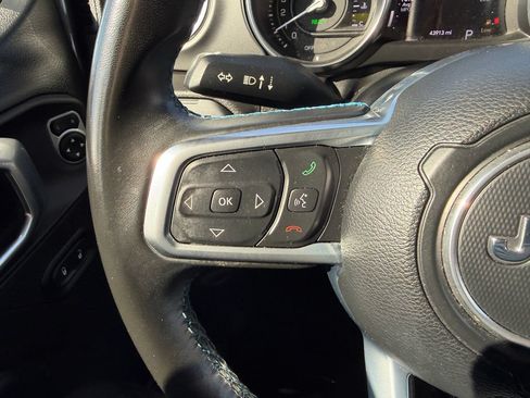 Used 2022 Jeep Wrangler Unlimited Rubicon 4xe AWD/4WD image 21
