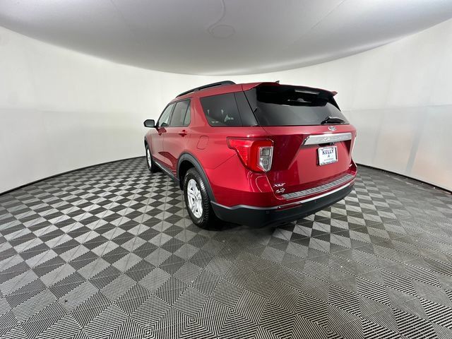 Used 2022 Ford Explorer XLT AWD/4WD image 3
