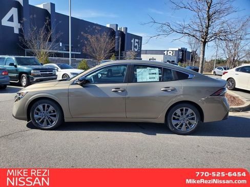New 2026 Nissan Sentra SL w/ Floor Mat Package FWD image 4