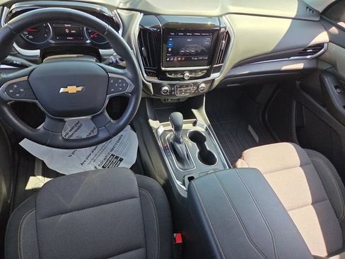 Used 2021 Chevrolet Traverse LT FWD image 10