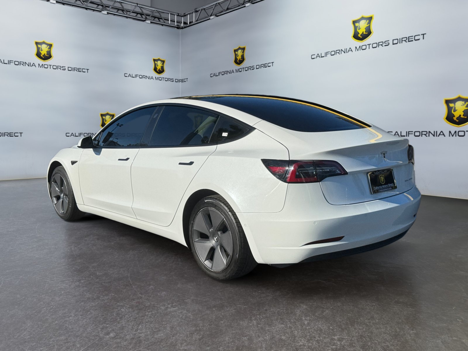 Used 2022 Tesla Model 3 Long Range AWD/4WD image 3