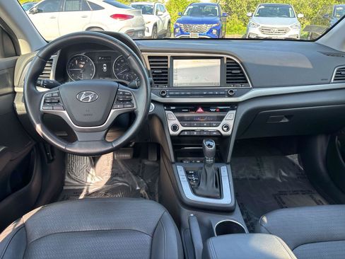 Used 2017 Hyundai Elantra Limited w/ Limited Ultimate Package 05 FWD image 10