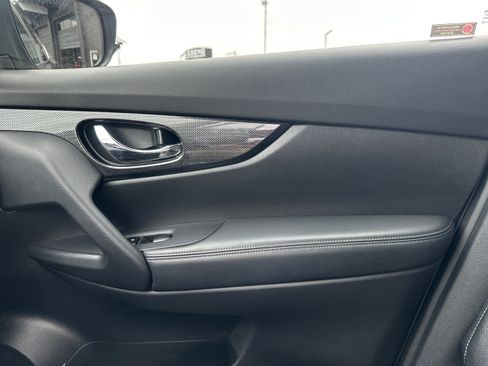 Used 2016 Nissan Rogue SL AWD/4WD image 21