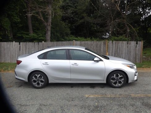 Used 2019 Kia Forte LXS FWD image 5