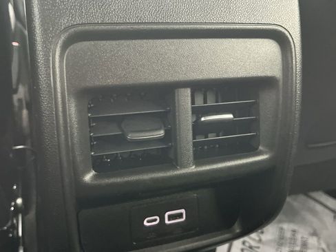 Used 2024 Cadillac XT4 Premium Luxury image 13