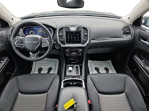 Used 2023 Chrysler 300 Touring RWD image 13