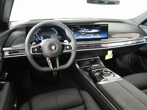New 2025 BMW 740i xDrive 740i xDrive image 2