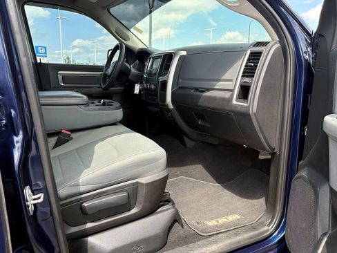 Used 2018 RAM 1500 Classic SLT AWD/4WD image 10