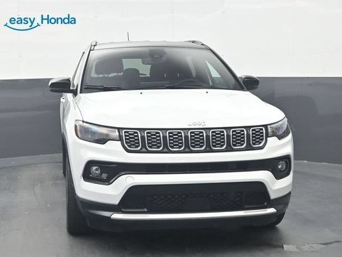 Used 2025 Jeep Compass Limited AWD/4WD image 2