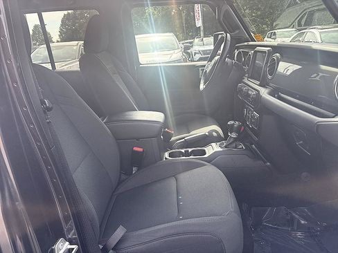 Used 2021 Jeep Wrangler Unlimited Sahara AWD/4WD image 42