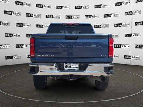 Used 2025 Chevrolet Silverado 2500 LTZ w/ LTZ Premium Package AWD/4WD image 5