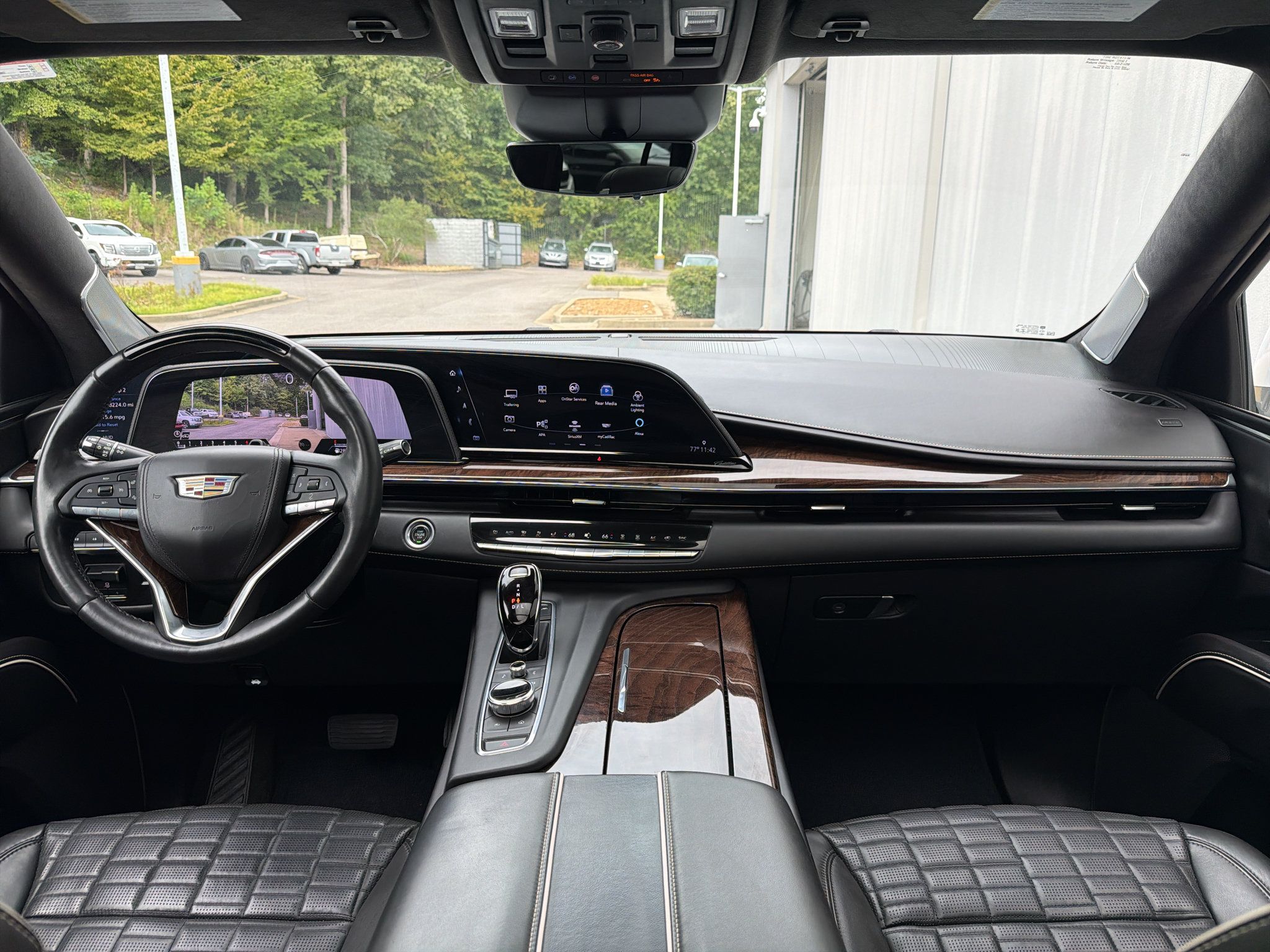 Used 2022 Cadillac Escalade Sport Platinum w/ Heavy-Duty Trailer Package AWD/4WD image 25