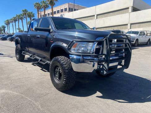 Used 2018 RAM 2500 SLT AWD/4WD image 3