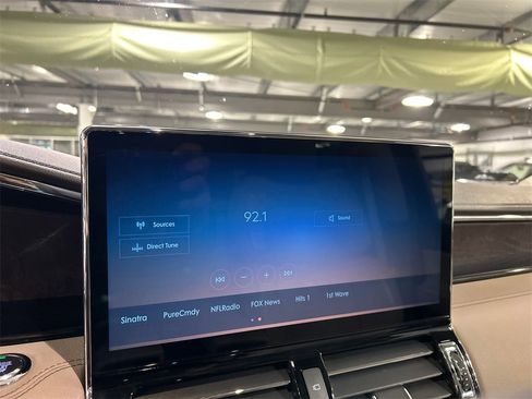 Used 2022 Lincoln Navigator Reserve w/ Monochromatic Package image 15