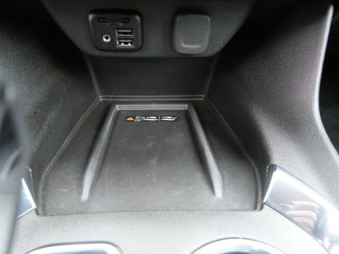 Used 2023 Chevrolet Traverse LT w/ LT Premium Package AWD/4WD image 22