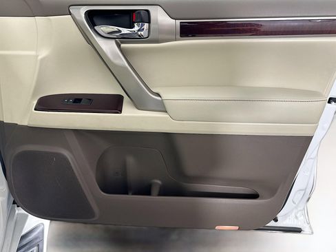 Used 2019 Lexus GX 460 Luxury AWD/4WD image 34