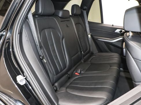 Used 2022 BMW X5 M50i w/ Executive Package image 27