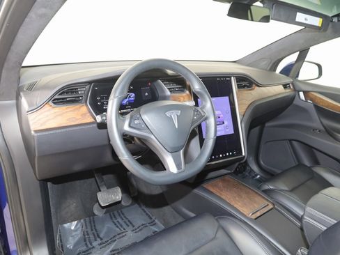 Used 2019 Tesla Model X 75D image 33