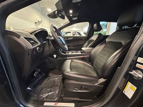 Certified 2023 Ford Edge ST-Line w/ Cargo Accessory Package AWD/4WD image 11