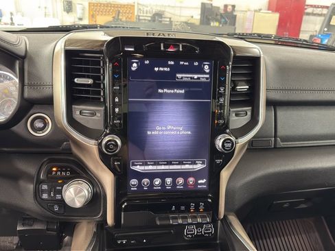 Used 2019 RAM 1500 Laramie AWD/4WD image 13