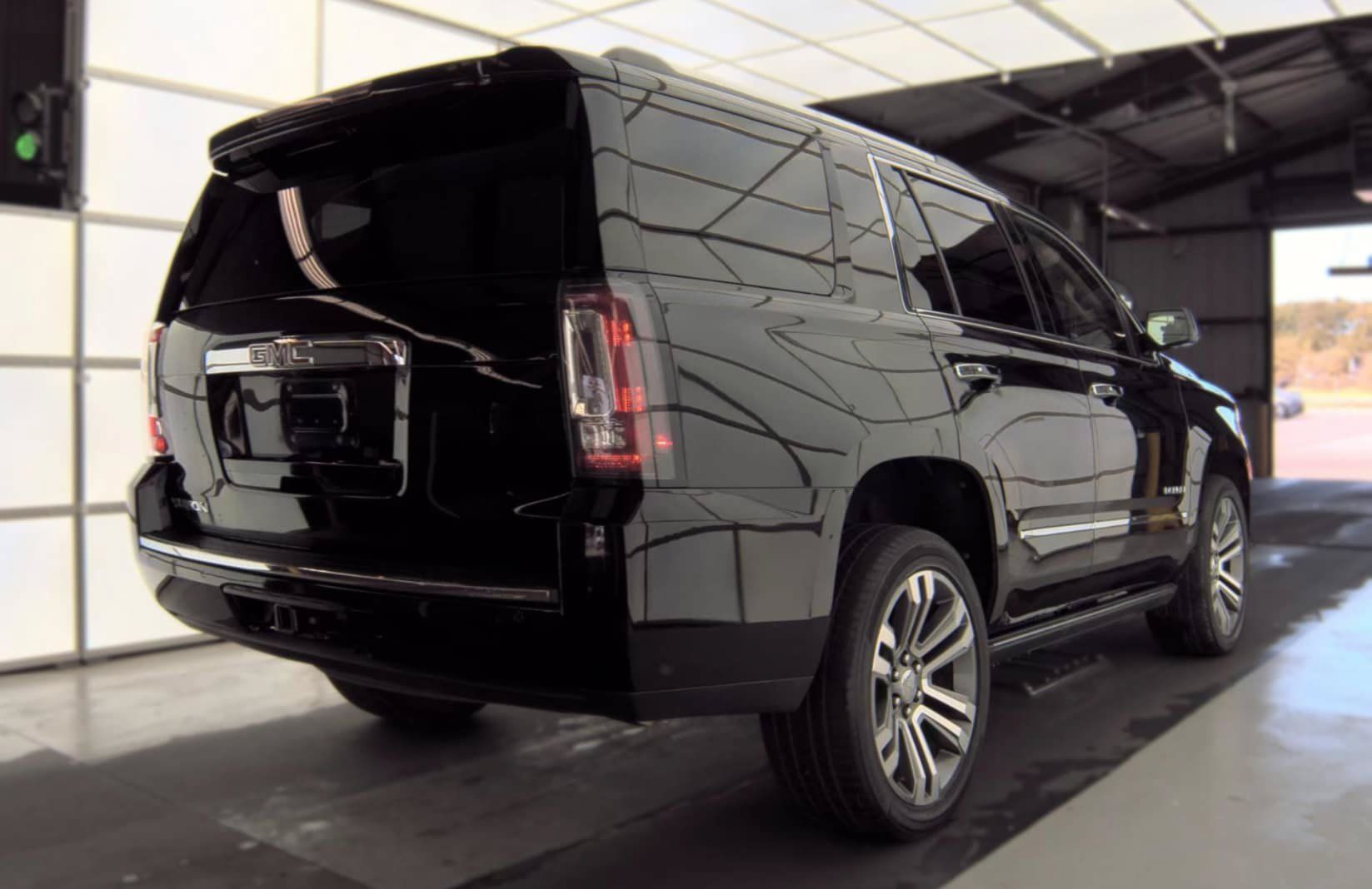 Used 2018 GMC Yukon Denali w/ Denali Ultimate Package AWD/4WD image 3