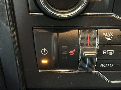 Used 2017 Ford Explorer XLT w/ Equipment Group 202A FWD image 34