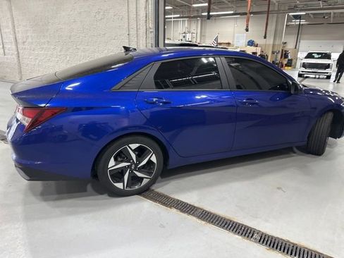 Certified 2023 Hyundai Elantra SEL w/ Convenience Package image 11