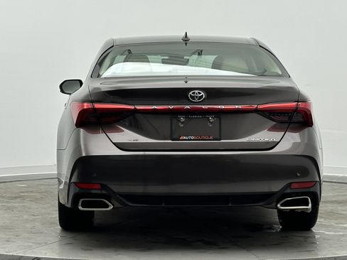 Used 2019 Toyota Avalon XLE image 4