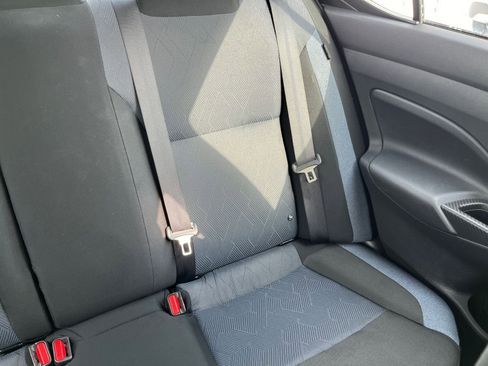 Used 2025 Nissan Versa SV image 33