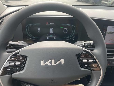 New 2026 Kia Niro LX FWD image 11