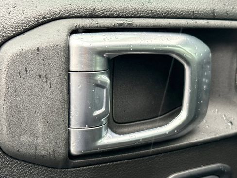 Used 2022 Jeep Gladiator Willys image 22