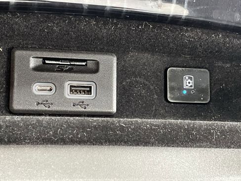 Used 2023 Cadillac Escalade V w/ LPO, ONYX Package image 30