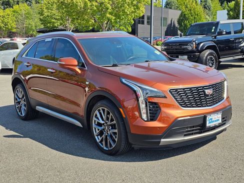 Used 2019 Cadillac XT4 Premium Luxury w/ Enhanced Visibility Package AWD/4WD image 3