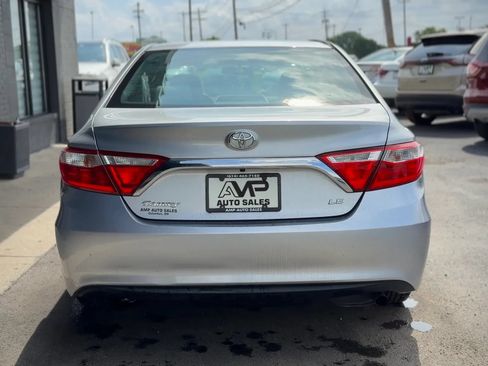 Used 2017 Toyota Camry LE FWD image 3