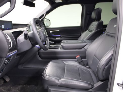 Used 2025 Ford Expedition Platinum w/ Stealth Appearance Package image 19