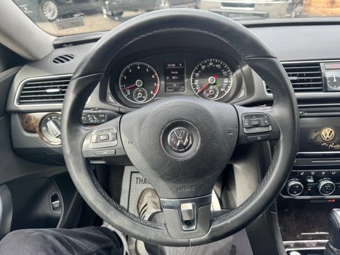 Used 2014 Volkswagen Passat 1.8T SEL Premium image 13