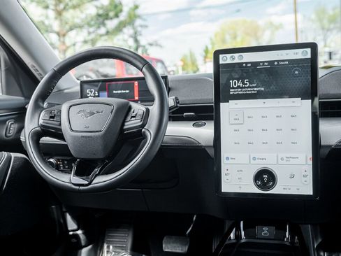 Used 2022 Ford Mustang Mach-E Select image 15