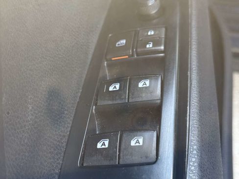 Used 2018 Toyota Camry SE FWD image 23