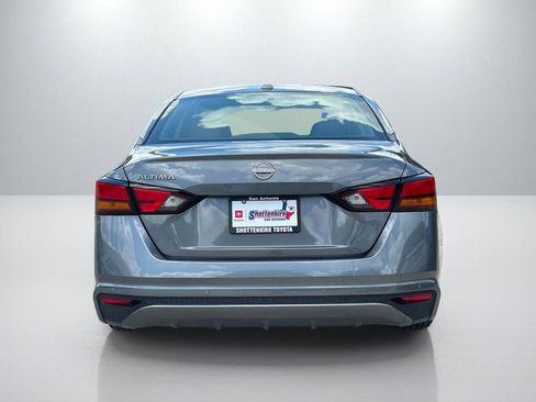 Used 2025 Nissan Altima 2.5 SV FWD image 6