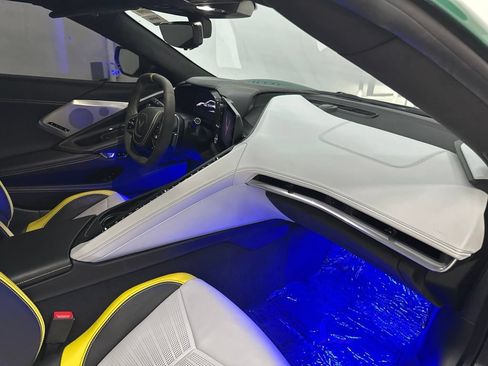 Used 2021 Chevrolet Corvette Stingray Premium Cpe w/ Z51 Performance Package RWD image 22