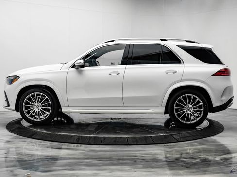 Used 2025 Mercedes-Benz GLE 450 4MATIC w/ AMG Line Exterior image 7